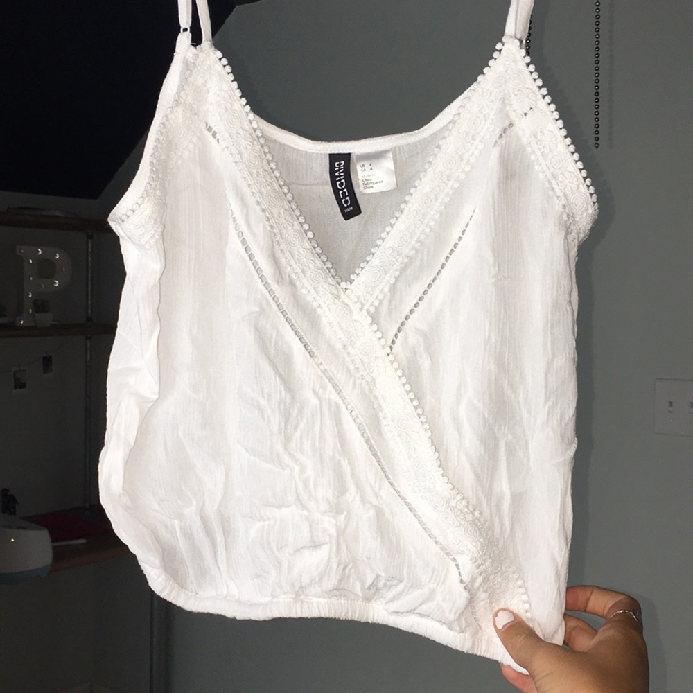 V neck tank top cropped